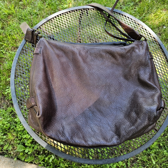 Banana Republic Brown Leather Shoulder Bag with Vintage Appeal - Picture 2 of 5